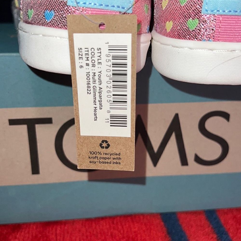 TOMS - Picture 5 of 9